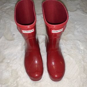 Red hunter rain boots size 7!